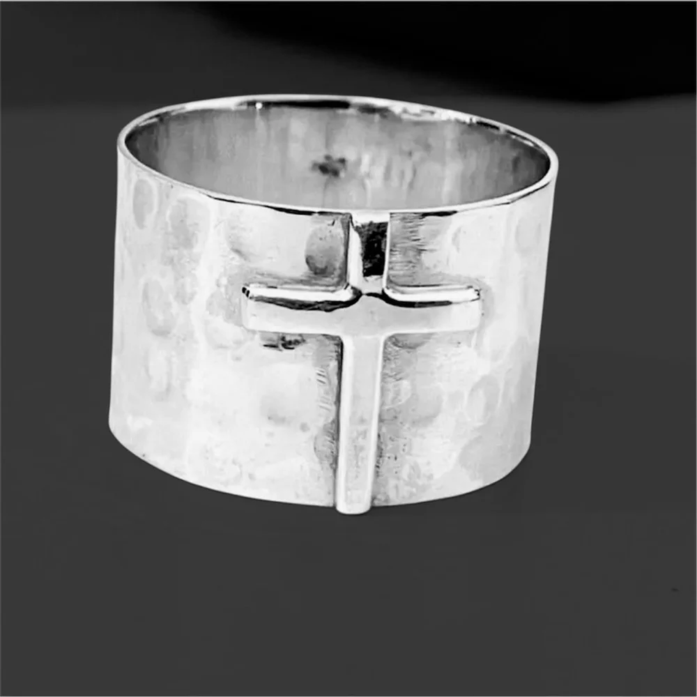 Hammered Silver Cross Wide Band Ring Women Size 7 9 - Picture 5 of 5